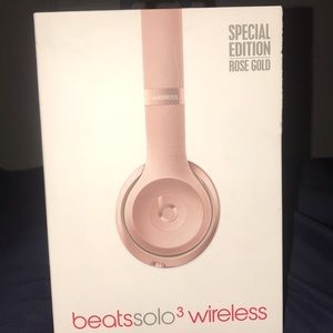 Beats solo3 rose gold special addition.